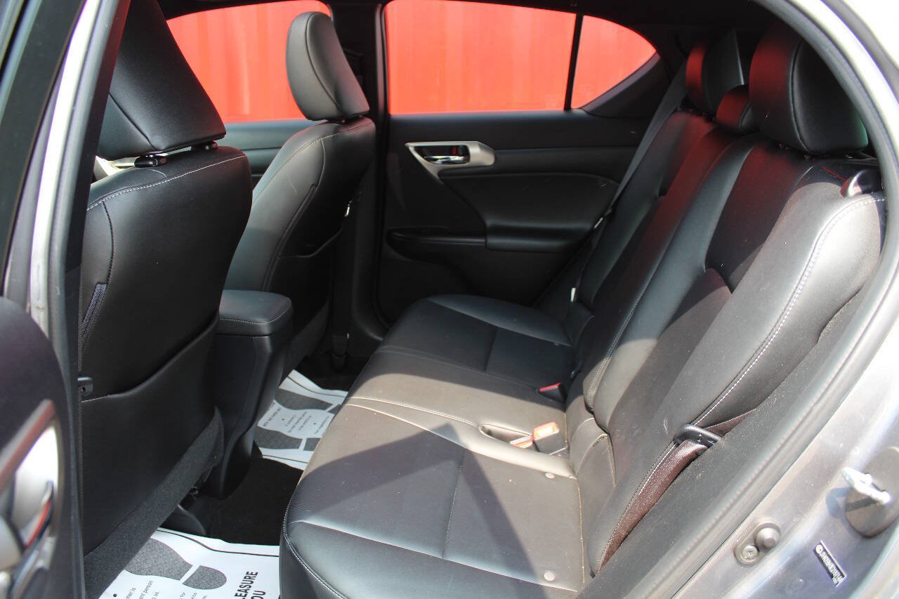 Used 2014 Lexus CT 200h w/ F Sport w/Nuluxe Interior FWD image 16