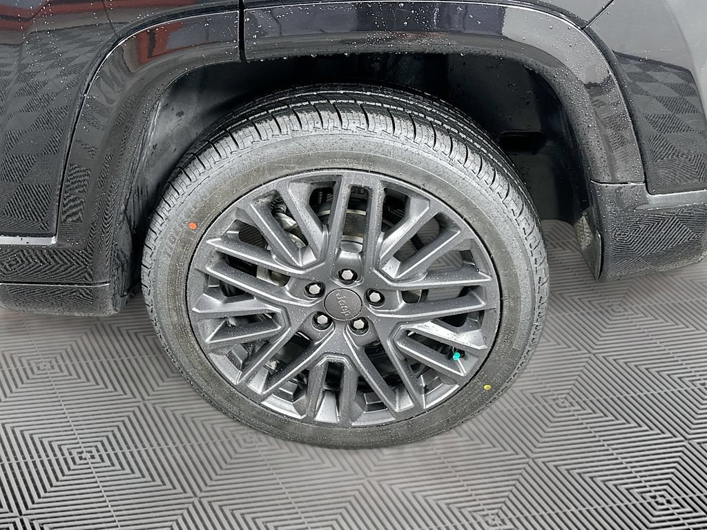 Certified 2023 Jeep Compass Limited AWD/4WD image 42