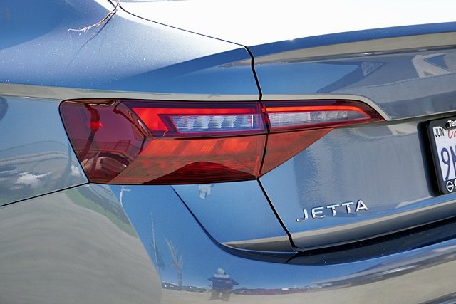 Used 2024 Volkswagen Jetta SE FWD image 7