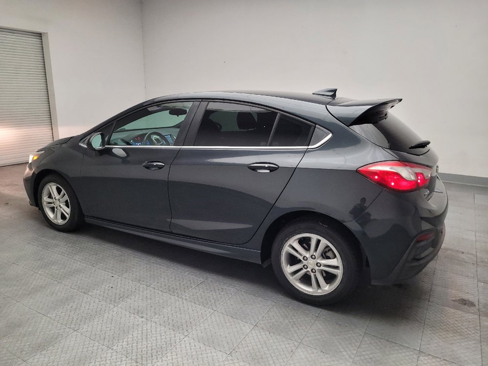Used 2018 Chevrolet Cruze LT w/ Convenience Package FWD image 3