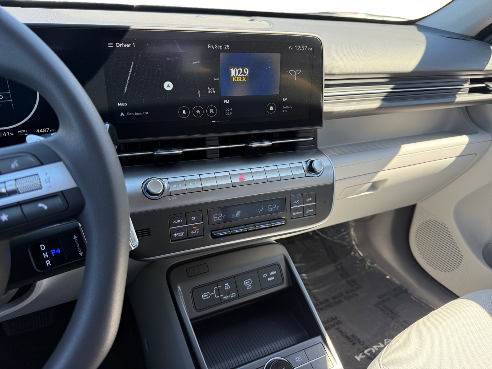 Certified 2025 Hyundai Kona SE FWD image 12