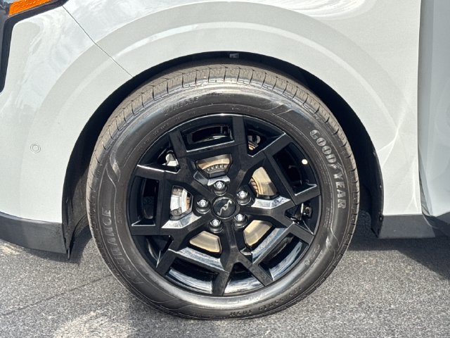 Used 2026 Kia Carnival SX w/ SX Dark Edition Package FWD image 29