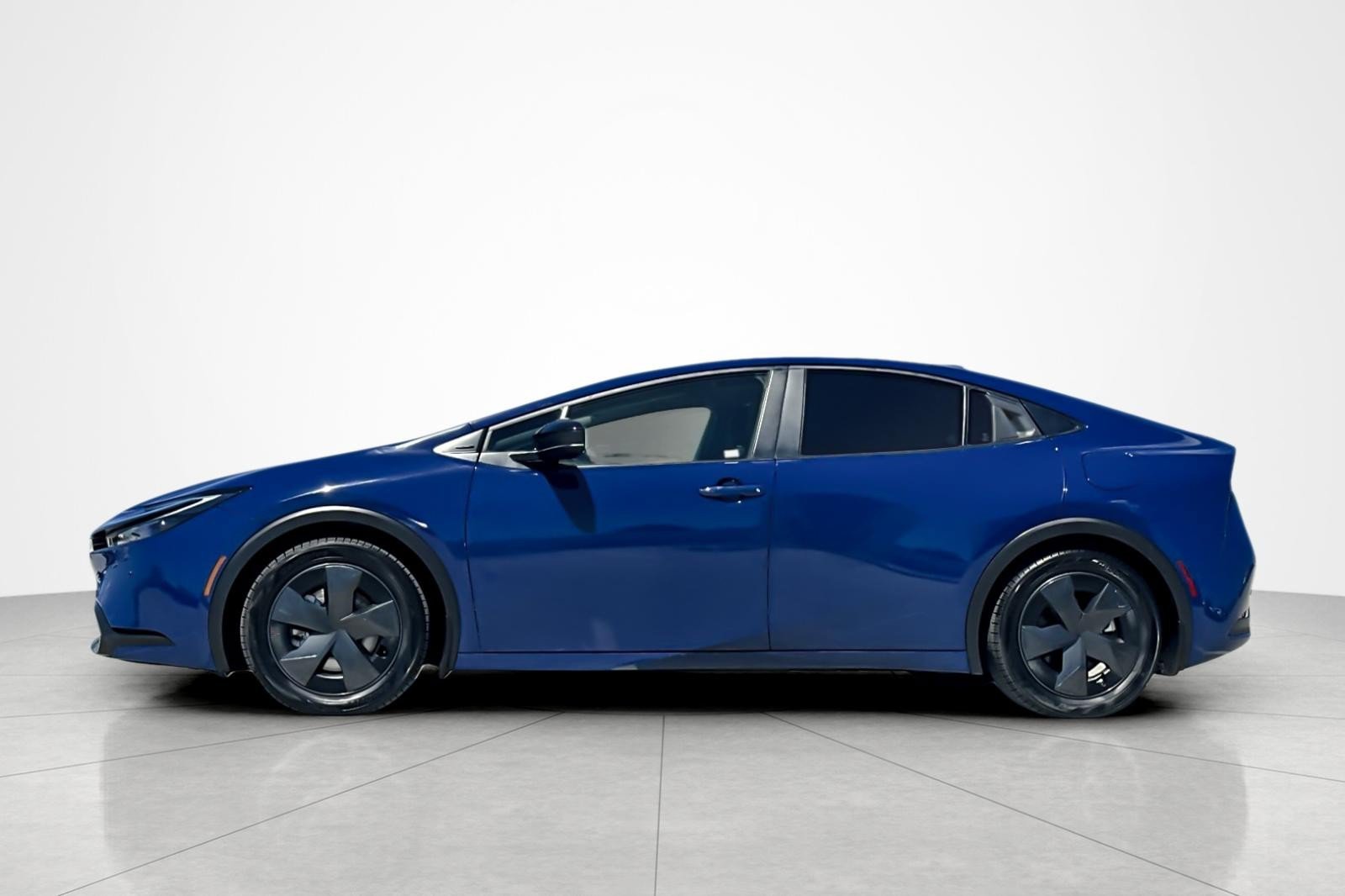 Certified 2025 Toyota Prius Plug-In Hybrid FWD image 2