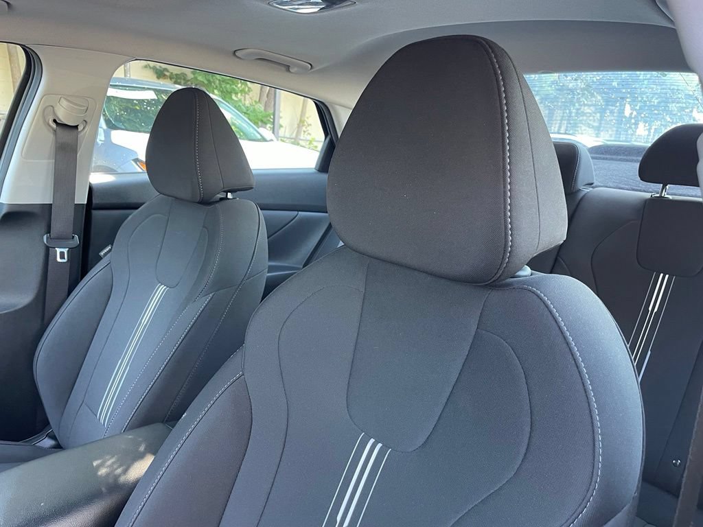 Used 2025 Hyundai Elantra SEL FWD image 23