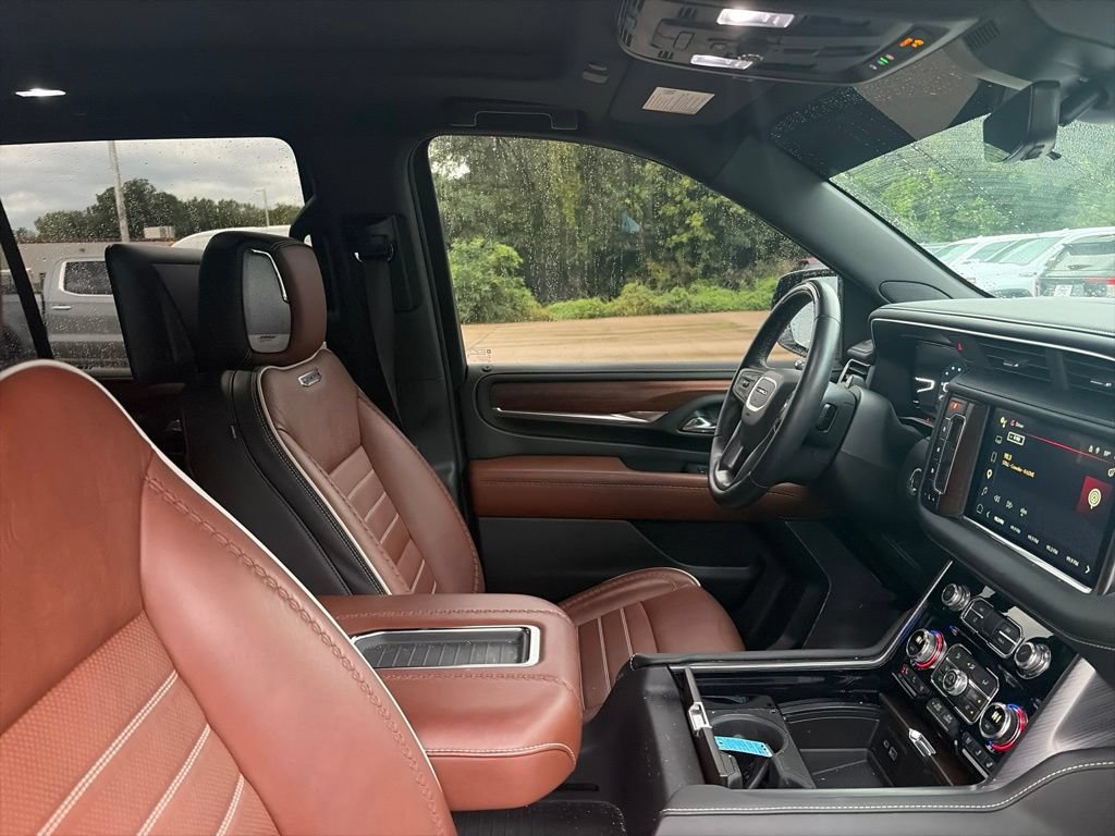 Used 2024 GMC Yukon Denali Ultimate AWD/4WD image 14
