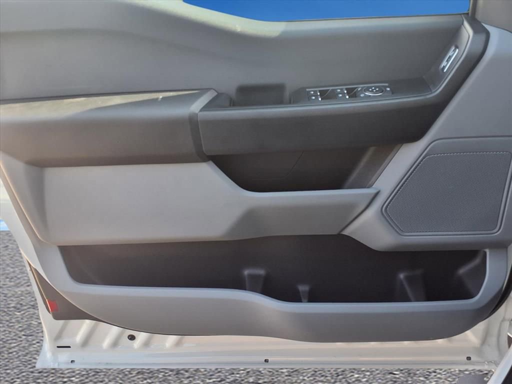New 2026 Ford F550 4x4 Supercab Super Duty image 17