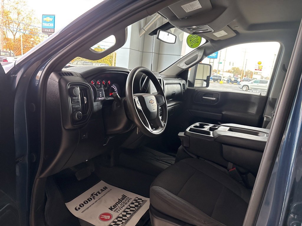 Used 2020 Chevrolet Silverado 2500 Custom w/ Custom Value Package image 11