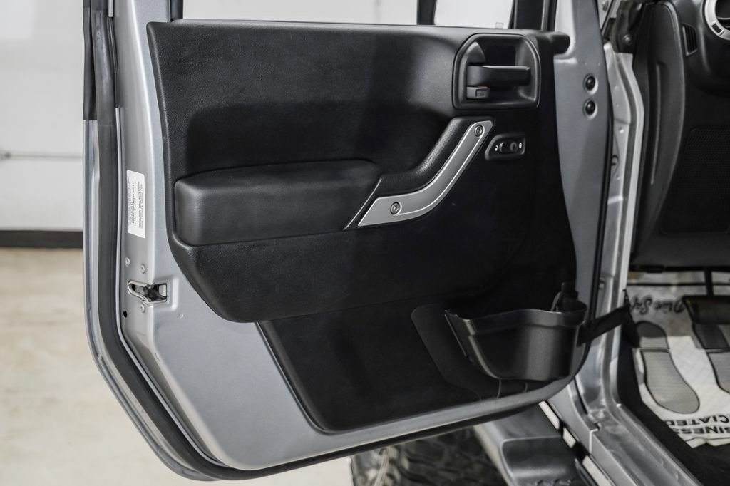 Used 2013 Jeep Wrangler Unlimited Sahara AWD/4WD image 42