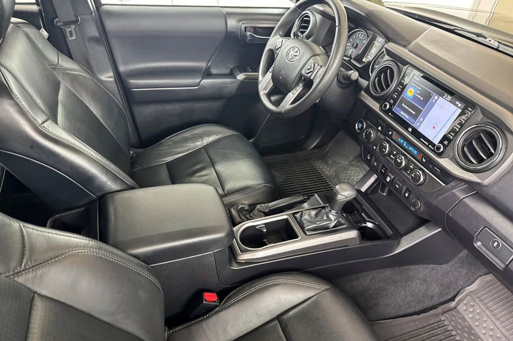 Used 2021 Toyota Tacoma TRD Off-Road w/ TRD Premium Off Road Package AWD/4WD image 15