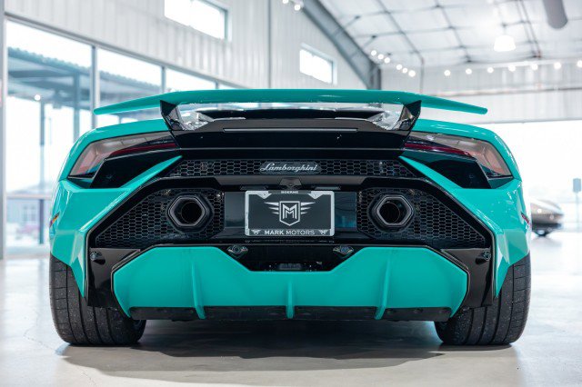 Used 2024 Lamborghini Huracan Tecnica image 5