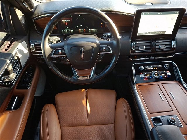 Used 2019 Lincoln Navigator Reserve image 15