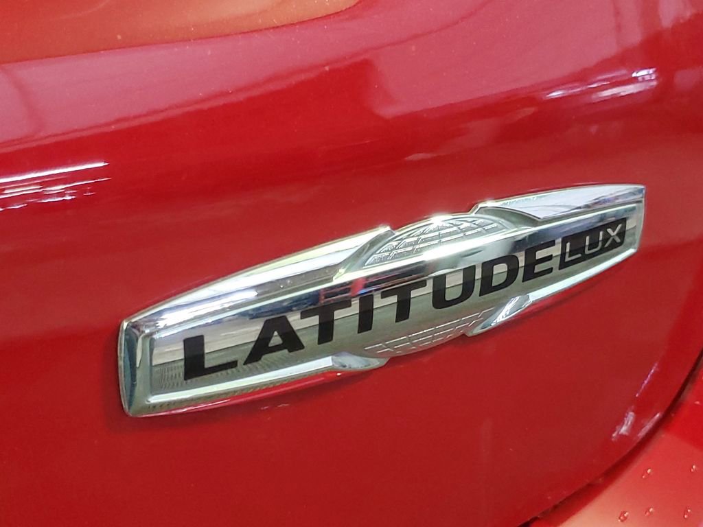 Used 2024 Jeep Compass Latitude image 7