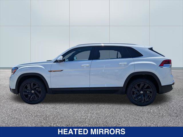 Used 2022 Volkswagen Atlas Cross Sport SE w/ Black Wheel Package AWD/4WD image 2