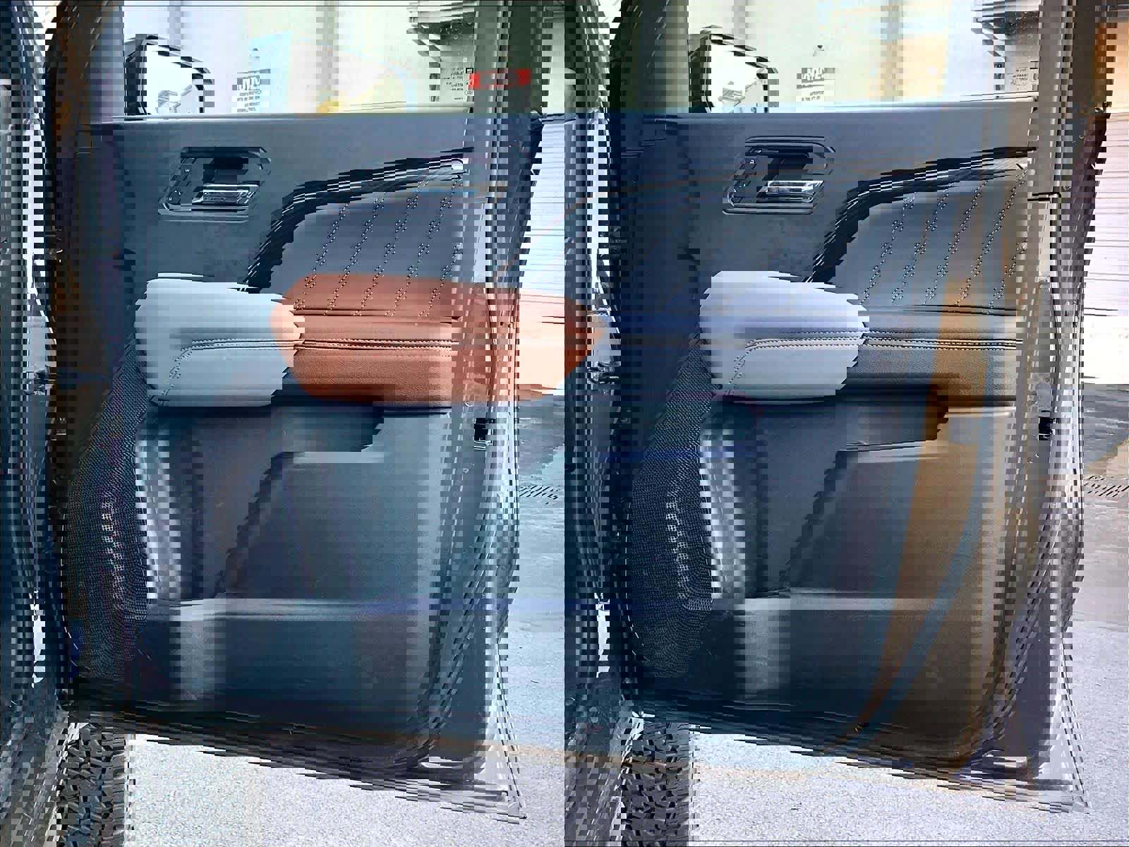 Used 2023 GMC Canyon AT4 w/ Technology Package image 25