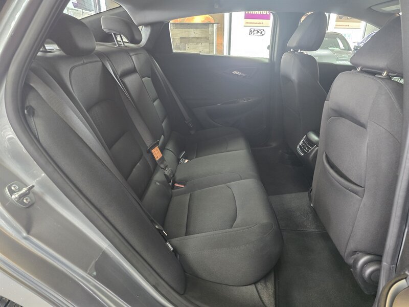 Used 2025 Chevrolet Malibu LT FWD image 16
