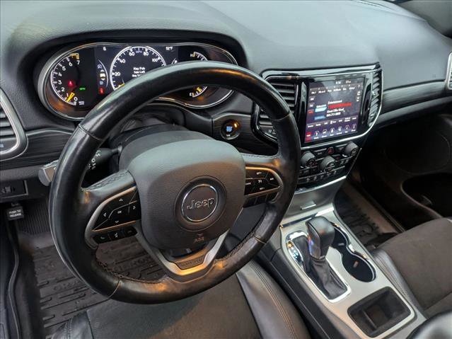 Used 2019 Jeep Grand Cherokee Altitude image 12