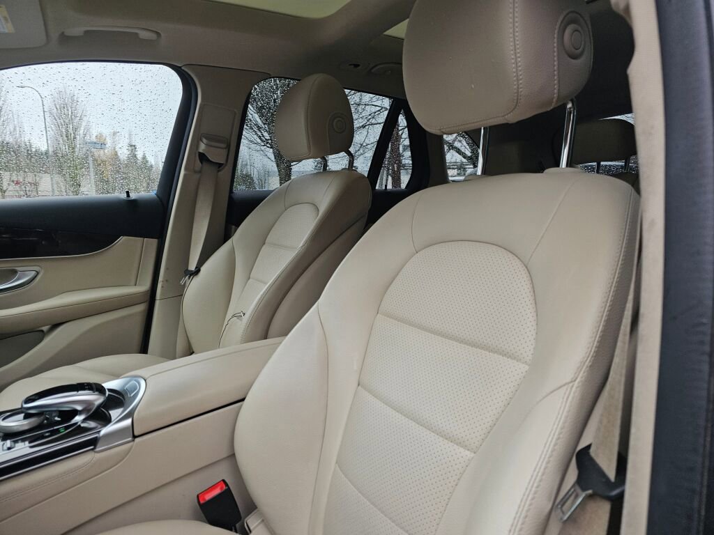 Used 2016 Mercedes-Benz GLC 300 4MATIC image 19
