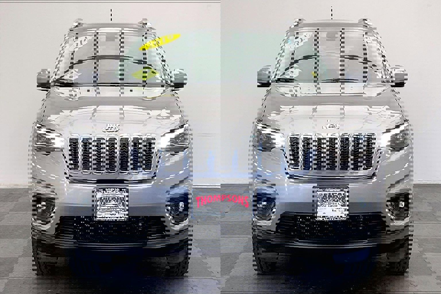 Used 2019 Jeep Cherokee Latitude w/ Popular Appearance Group image 2