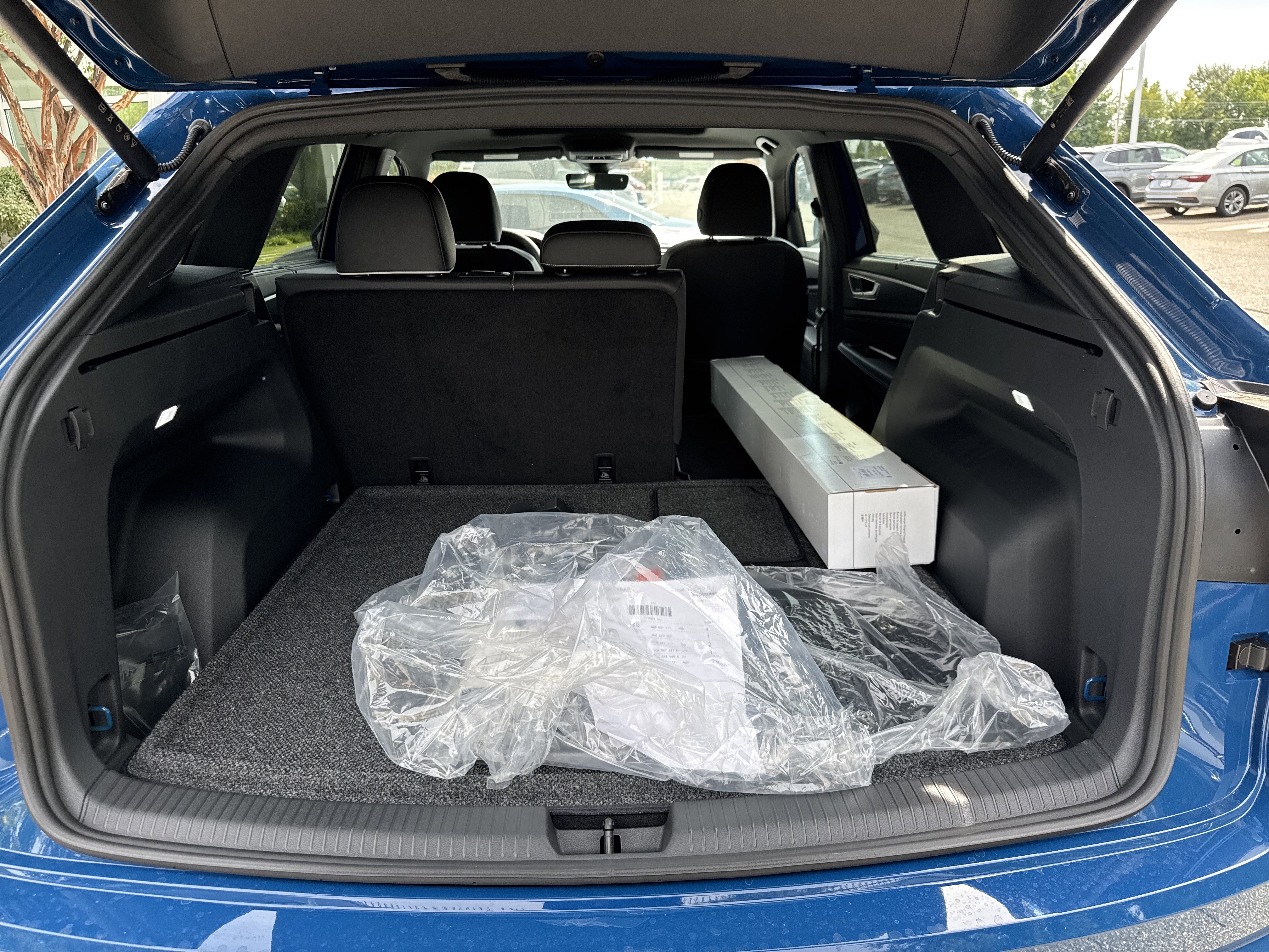 New 2026 Volkswagen Atlas Cross Sport SEL Premium R-Line image 4