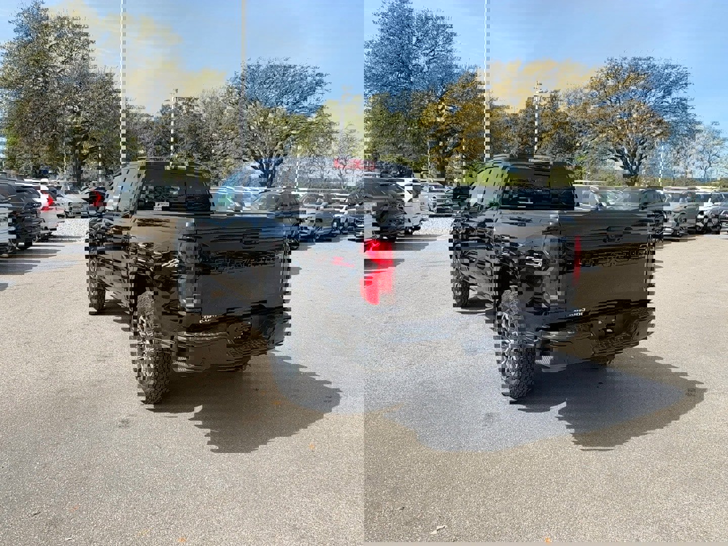 Used 2024 Chevrolet Colorado Z71 w/ Z71 Convenience Package 2 image 4