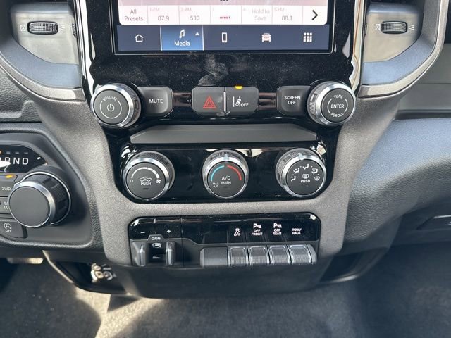 New 2026 RAM 1500 Express AWD/4WD image 31