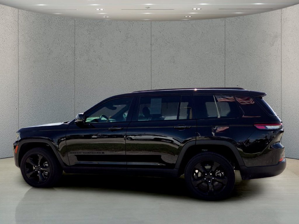 Used 2024 Jeep Grand Cherokee L Altitude AWD/4WD image 9