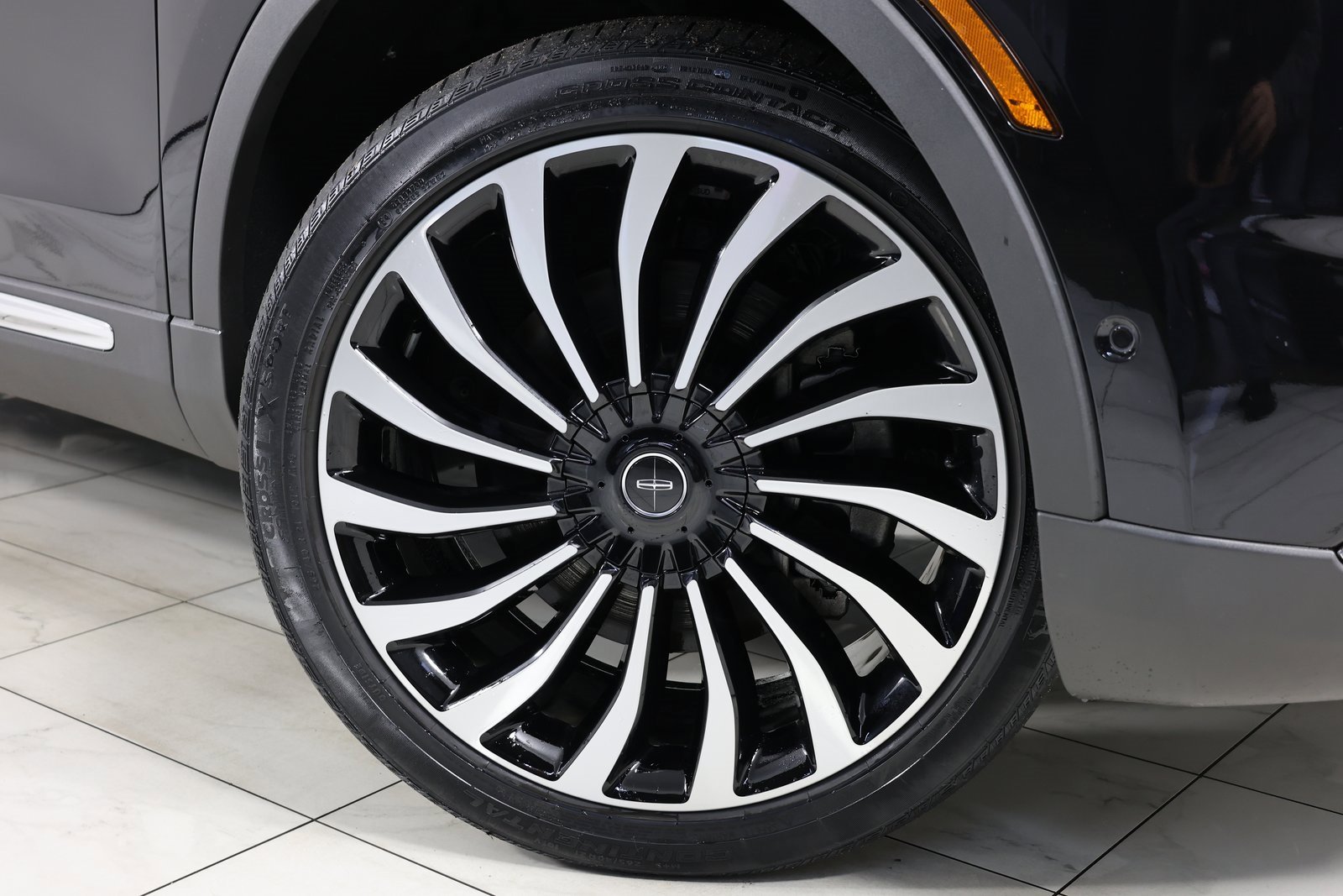 Used 2022 Lincoln Nautilus Black Label w/ Class II Trailer Tow Package image 14