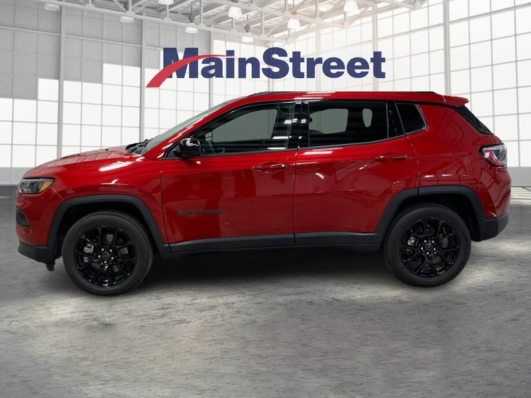 Used 2025 Jeep Compass Latitude w/ Altitude Special Edition image 2