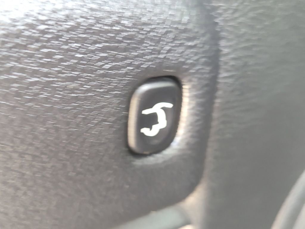 Used 2021 Jeep Grand Cherokee Laredo X RWD image 9