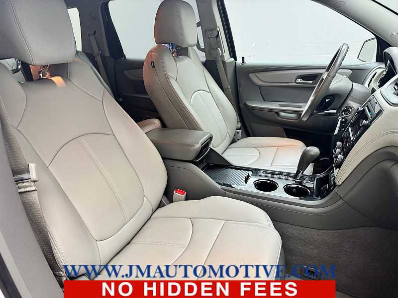 Used 2017 Chevrolet Traverse LT image 29