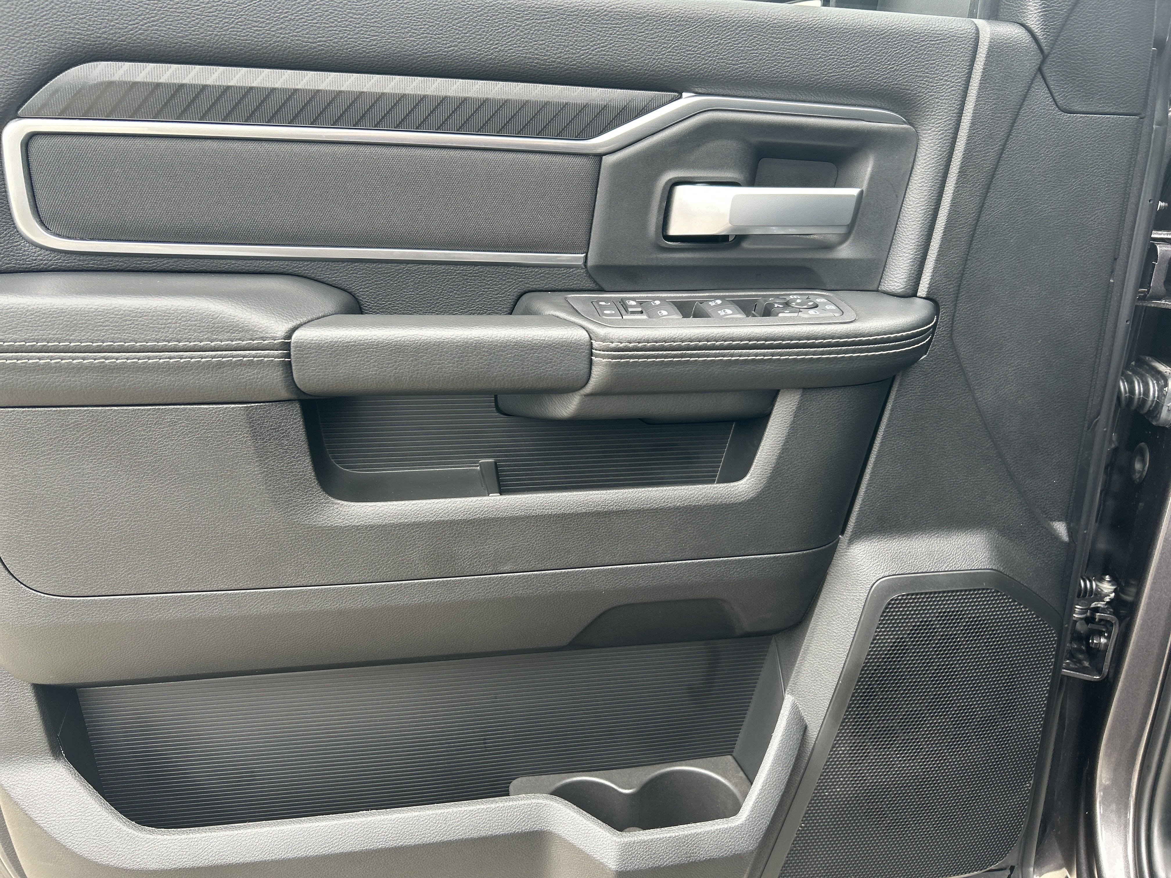New 2025 RAM 2500 Big Horn AWD/4WD image 10