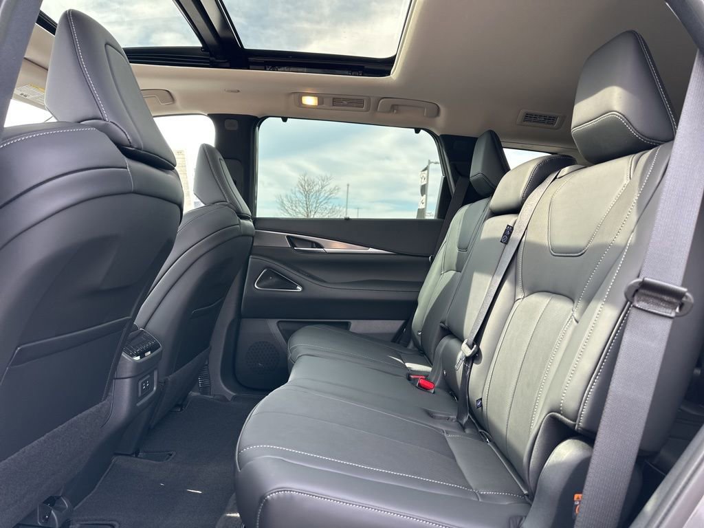 New 2026 INFINITI QX60 Luxe w/ Cargo Package AWD/4WD image 34