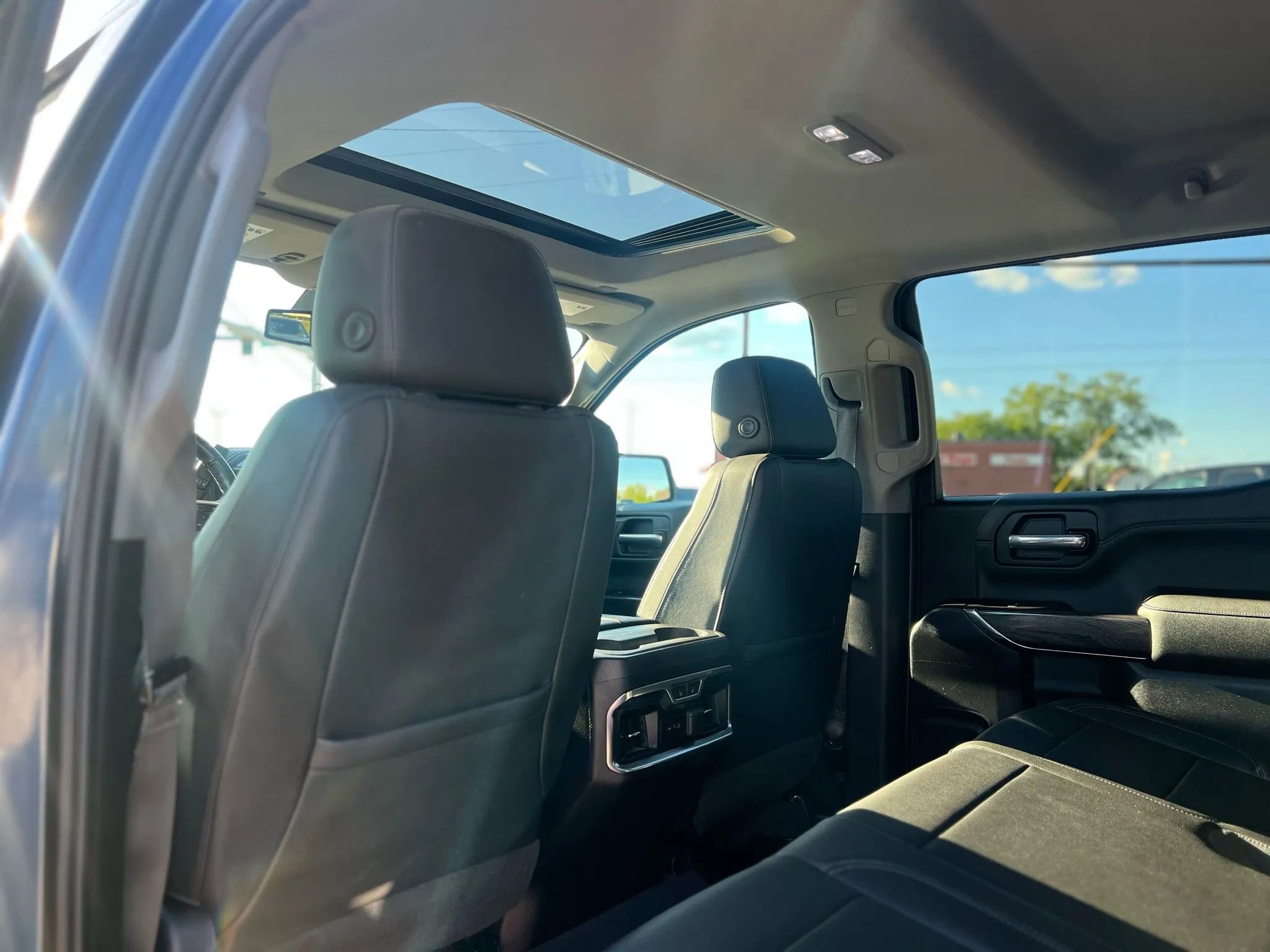 Used 2019 Chevrolet Silverado 1500 LTZ image 14