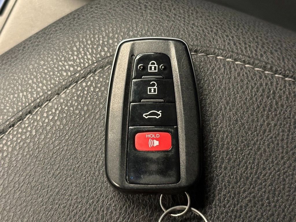 Used 2023 Toyota Camry XSE image 18