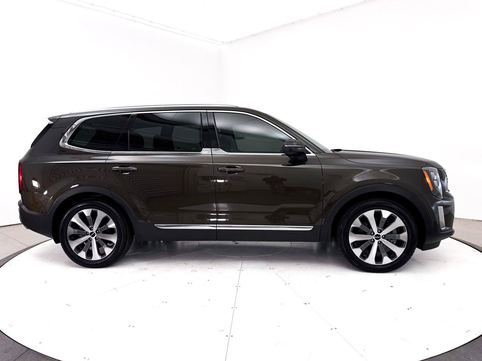 Used 2022 Kia Telluride EX w/ EX Premium Package FWD image 44