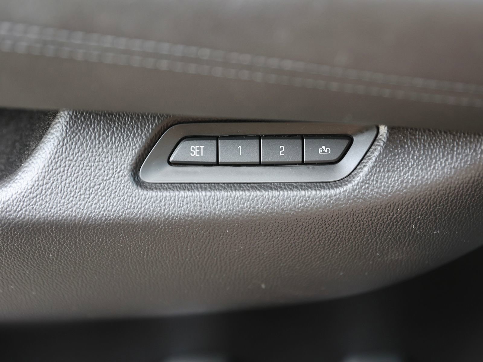 Used 2017 Cadillac Escalade Premium Luxury AWD/4WD image 41