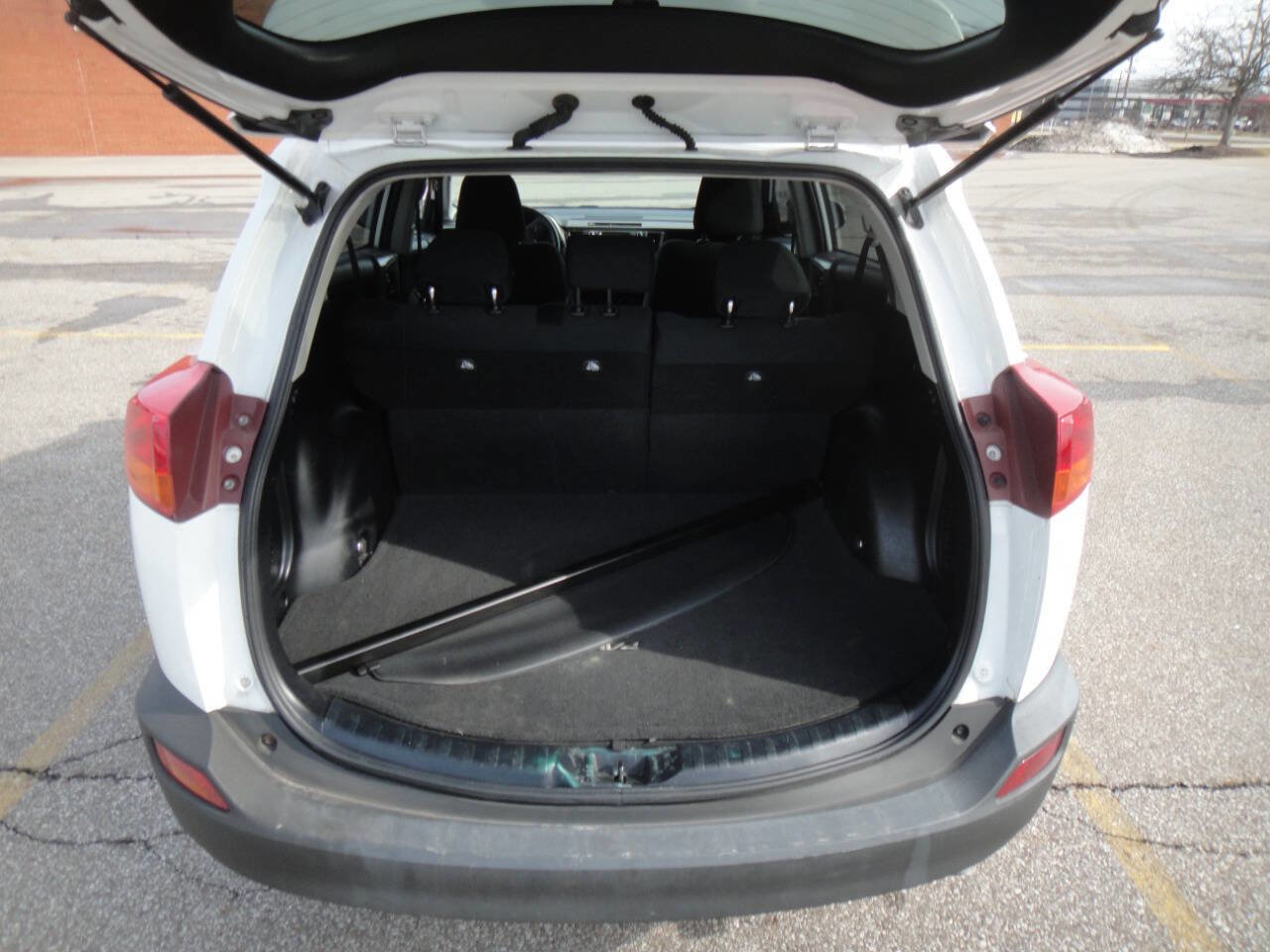 Used 2013 Toyota RAV4 XLE image 21
