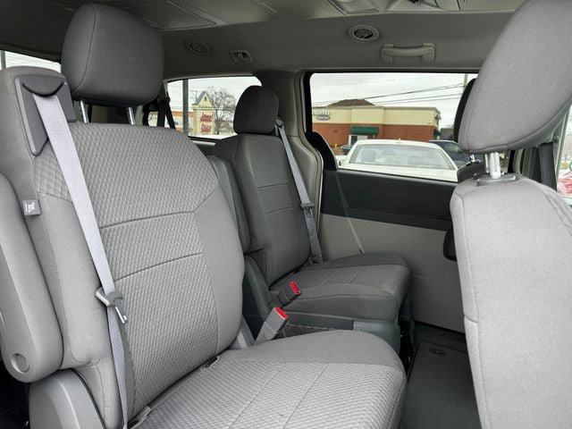Used 2008 Chrysler Town & Country Touring w/ Flexible Seating Group FWD image 18