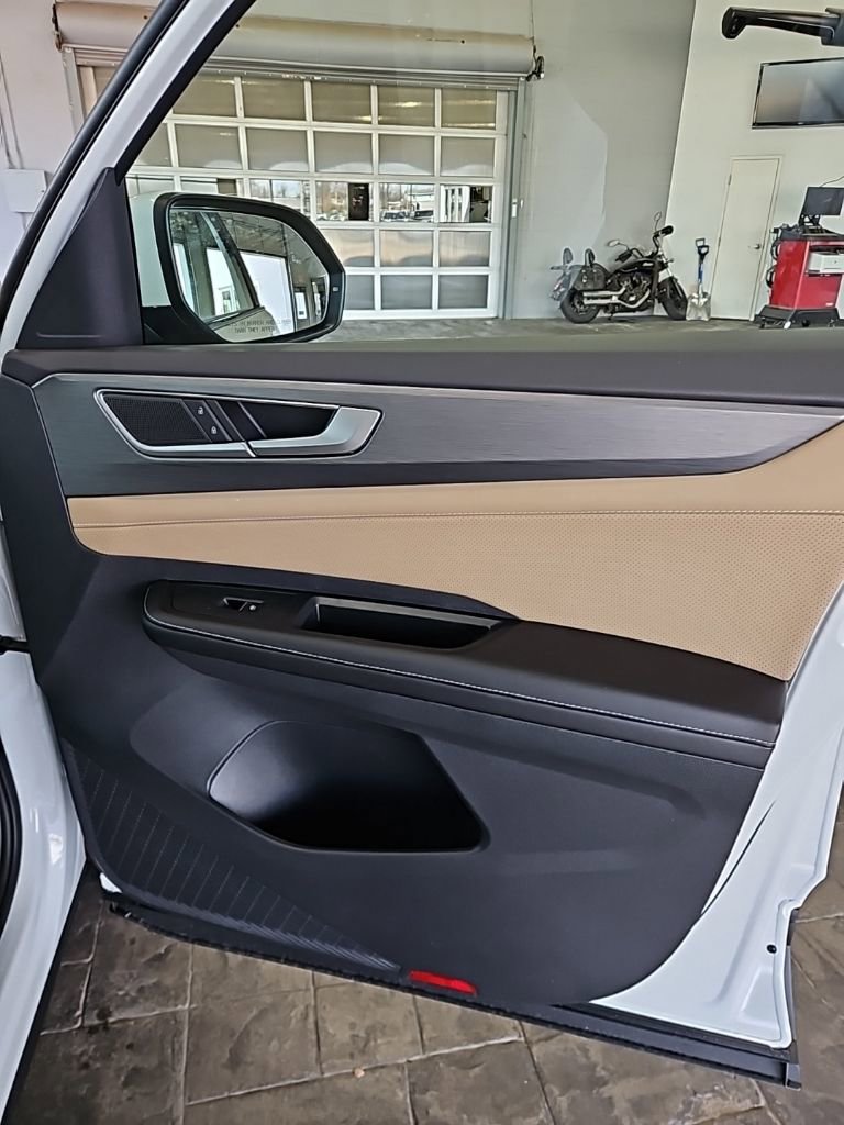 New 2026 Volkswagen Atlas Cross Sport SE image 11