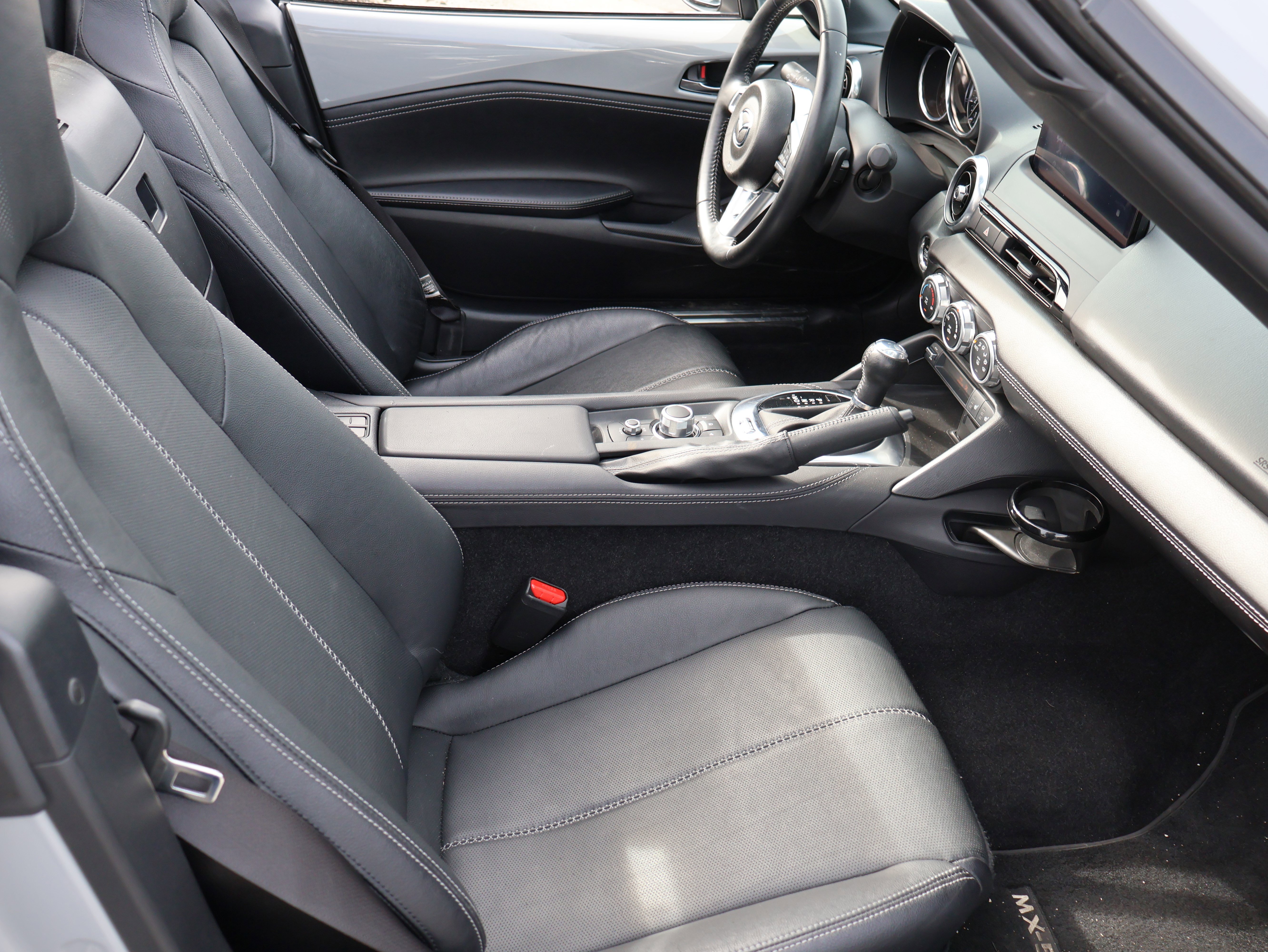 Used 2024 MAZDA MX-5 Miata RF Grand Touring image 11