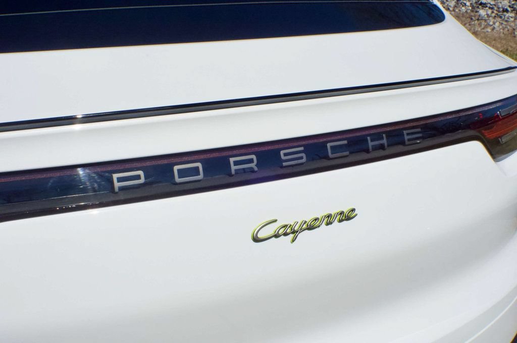 Used 2023 Porsche Cayenne Platinum Edition AWD/4WD image 16