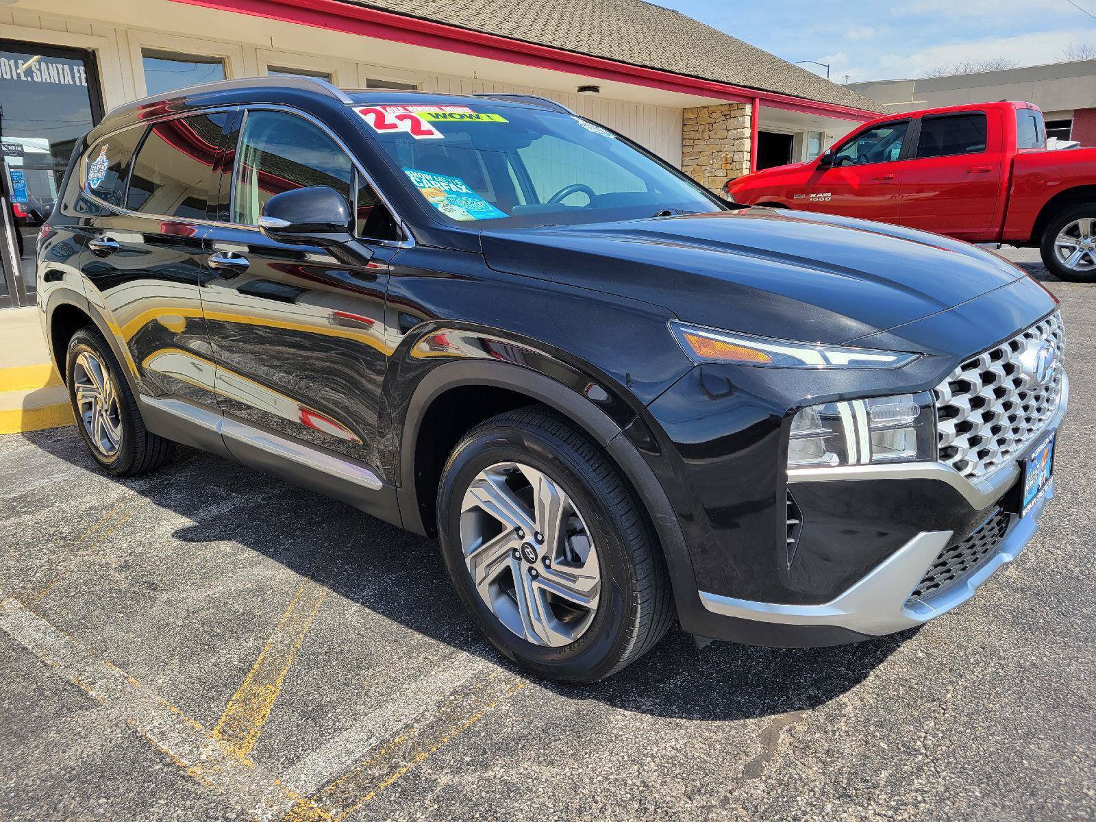 Used 2022 Hyundai Santa Fe SEL w/ Convenience + Premium Package FWD image 3