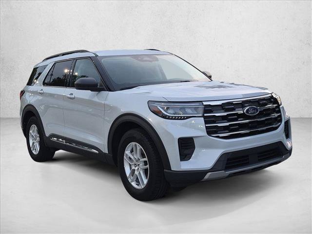 Used 2025 Ford Explorer Active RWD image 3