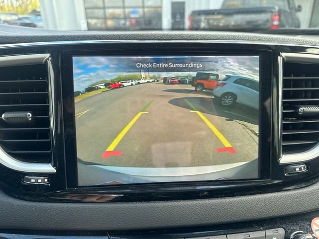 Used 2024 Chrysler Pacifica Touring-L FWD image 18