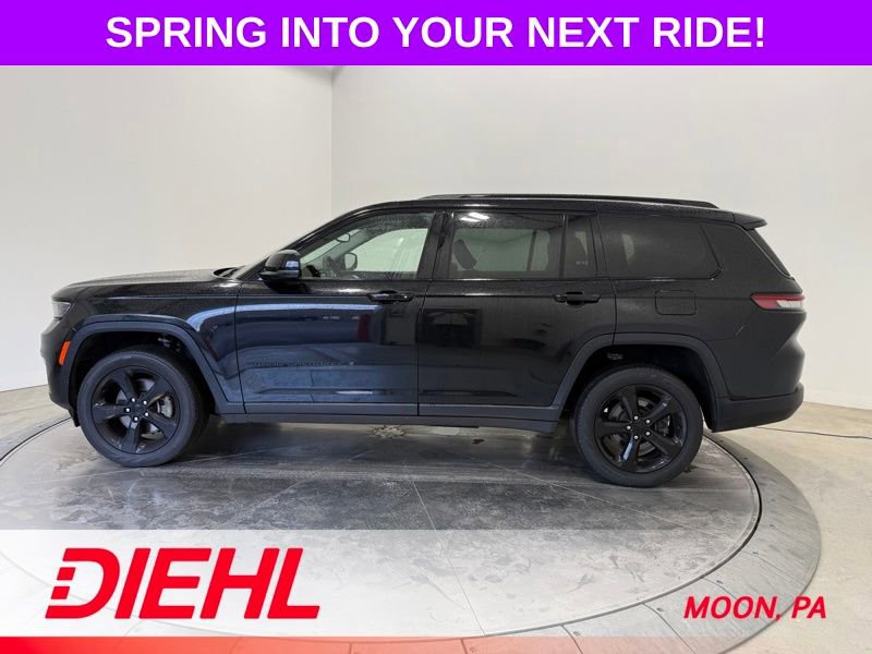 Certified 2023 Jeep Grand Cherokee L Limited w/ Black Appearance Package image 4