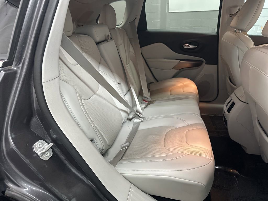 Used 2020 Jeep Cherokee Limited AWD/4WD image 21