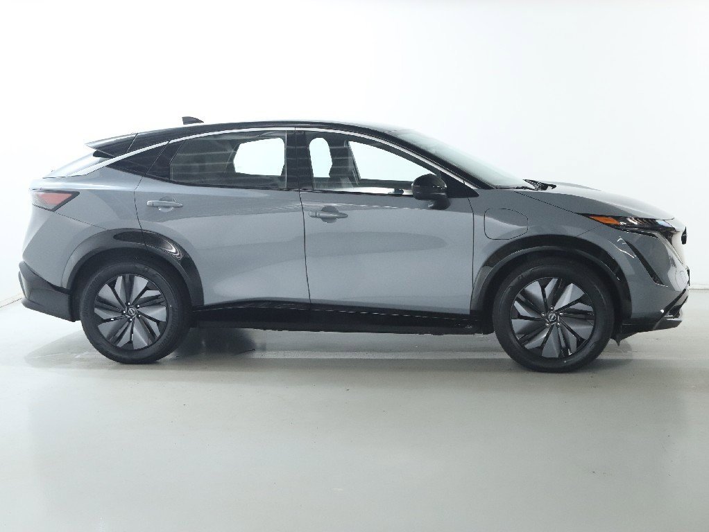 Used 2023 Nissan Ariya FWD image 11
