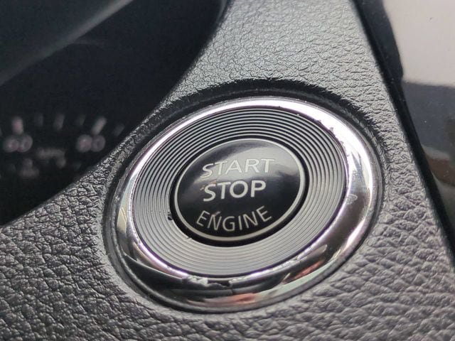 Used 2017 Nissan Rogue SV w/ SV Premium Package AWD/4WD image 28