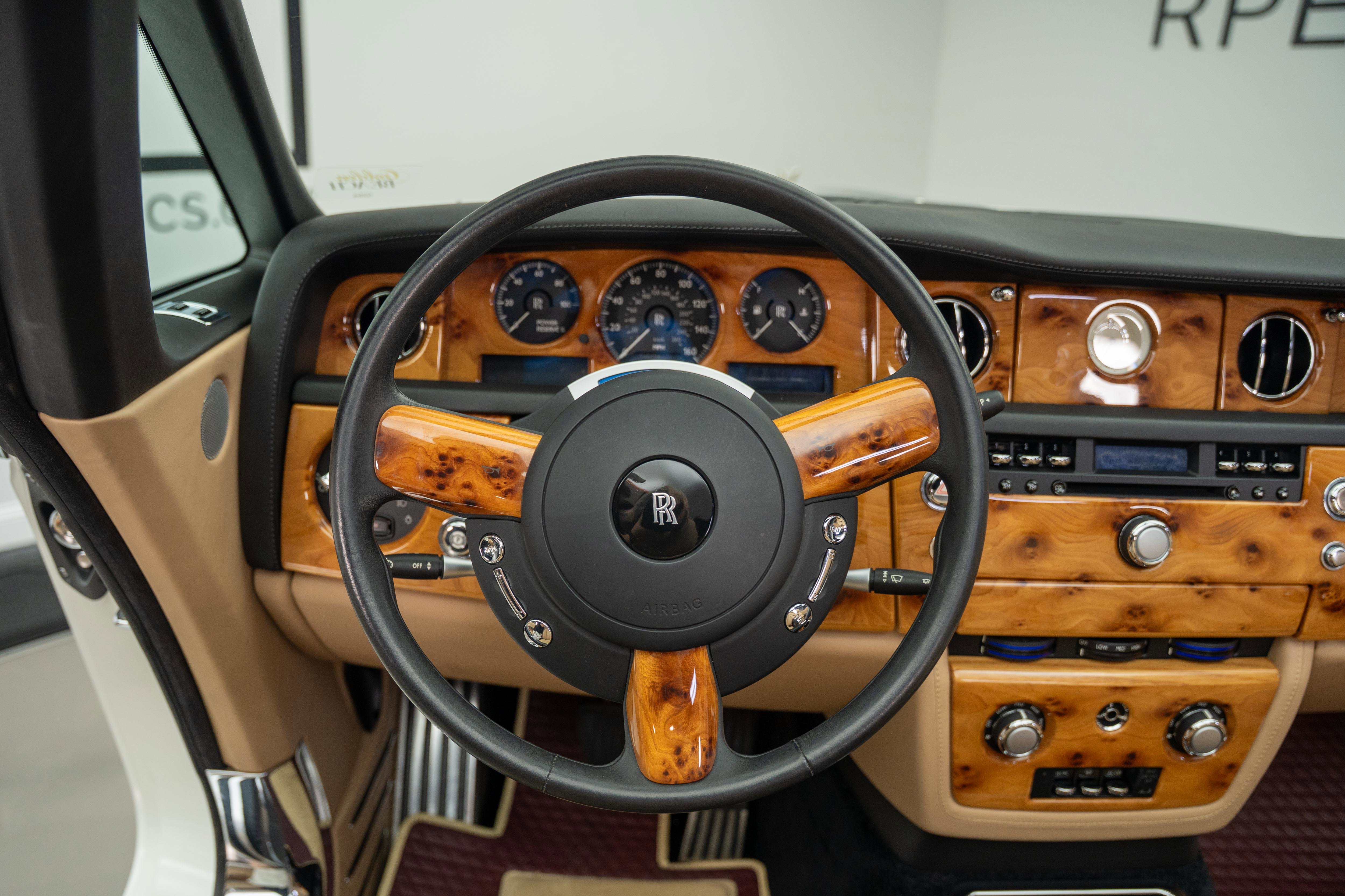 Used 2009 Rolls-Royce Phantom Drophead Coupe RWD image 33