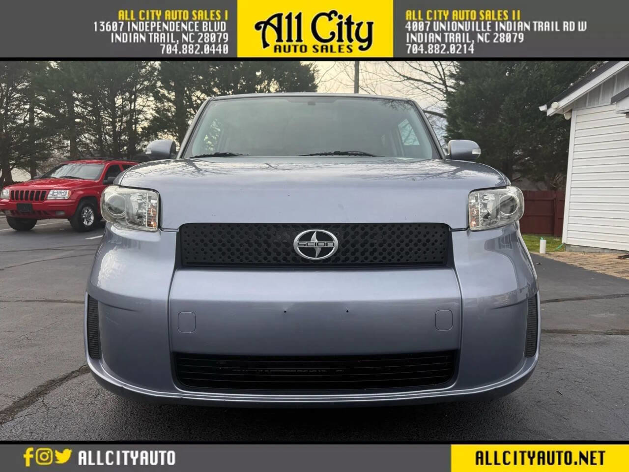 Used 2010 Scion xB image 2